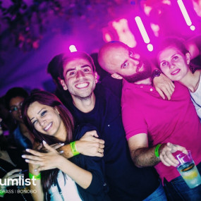 Photo from Groove On the Grass feat. Bonobo in Dubai: Gallery Photo qnk5qn