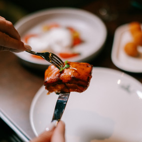 Champagne Problems in Dubai : Galerie de photos 3rw1vk