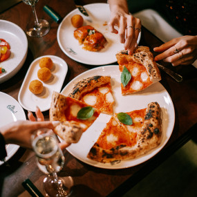 Photo de Champagne Problems dans Dubai : Galerie Photo zw6rmk