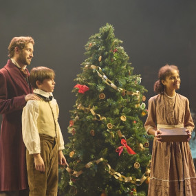 3yovbb استديو الصور :لندن في لندن - أغنية ترنيمة عيد الميلاد - مسرحية قصة شبح