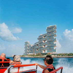 90 Mins Guided Sightseeing Boat Tour в Дубай: Галерея фото zodq2b