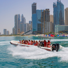 Photo de 90 Mins Guided Sightseeing Boat Tour dans Dubai : Galerie Photo 3yovxb