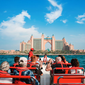 Photo de 90 Mins Guided Sightseeing Boat Tour dans Dubai : Galerie Photo n151d6