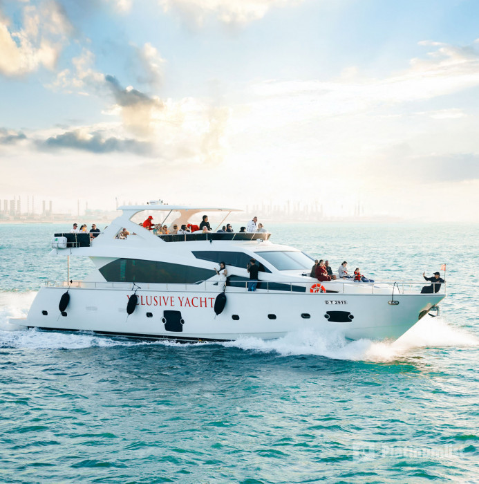 Dubai Harbour Superyacht Experience with Live station & Drinks в Дубай: Галерея фото n151gp