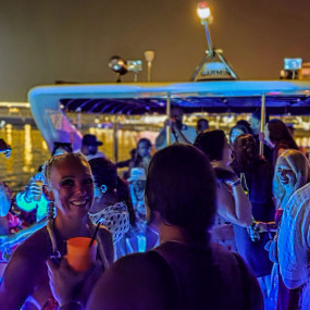 Photo from Evening 4 Hour Yacht Cruise with Unlimited Drinks in Dubai: Gallery Photo 3pjy90