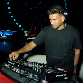 Photo from Evening 4 Hour Yacht Cruise with Unlimited Drinks in Dubai: Gallery Photo 34jp1v