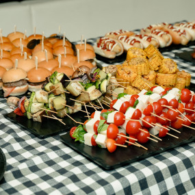 Photo from Evening 4 Hour Yacht Cruise with Unlimited Drinks in Dubai: Gallery Photo 3bjb1p