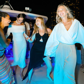 Photo from Evening 4 Hour Yacht Cruise with Unlimited Drinks in Dubai: Gallery Photo zw6rk4
