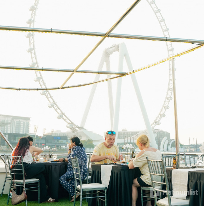 Dubai Marina Dinner Cruise with Live Music & Open Bar in Dubai: Gallery Photo n0v4j9