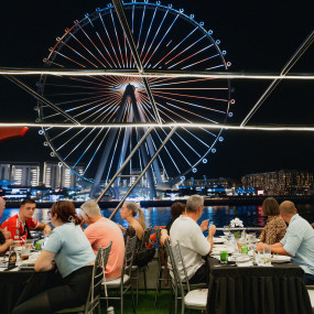 Фотография с Dubai Marina Dinner Cruise with Live Music & Open Bar в Дубай: Галерея фото zodqe0