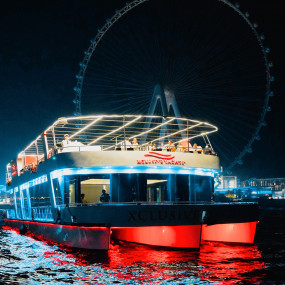 Фотография с Dubai Marina Dinner Cruise with Live Music & Open Bar в Дубай: Галерея фото n0v9kw