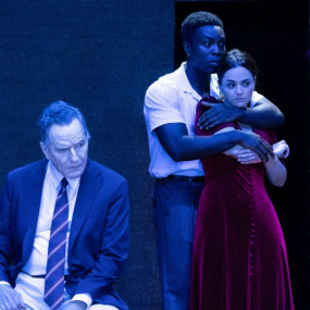 All My Sons Play in London в Лондон: Галерея фото 3e7d7q