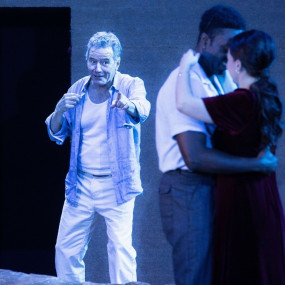 All My Sons Play in London в Лондон: Галерея фото 34j9jy