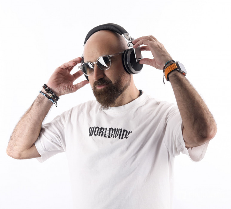 Mirror Music Festival In Jeddah in Jeddah: Gallery Photo zw6260 Mirror Music Festival In Jeddah in Jeddah: Gallery Photo zw6260