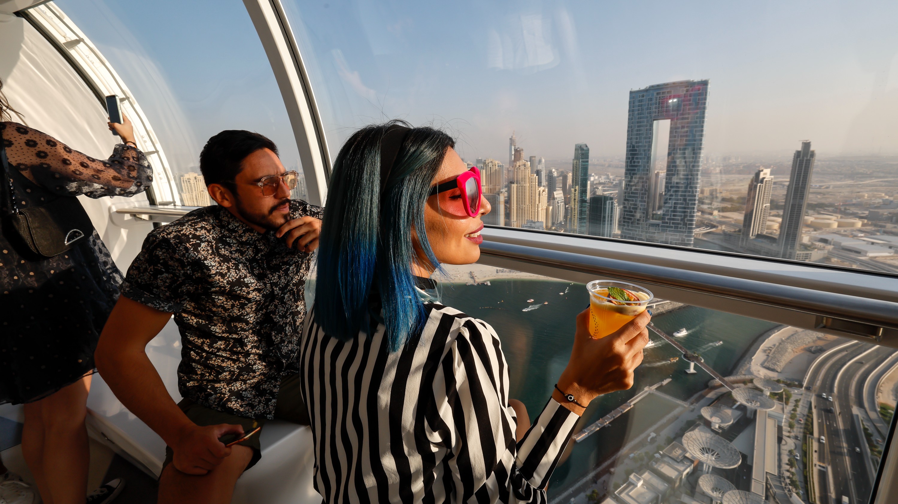 Фотография с Ain Dubai Premium with House Beverage/Cocktail в Дубай: Галерея фото 3yo08q