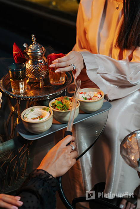 3d701b استديو الصور :دبي في مطعم كورتيارد ذا هيرتاج أوتوغراف كولكشن الفندق التراثي