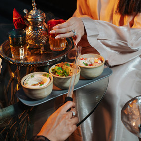 3d701b استديو الصور :دبي في مطعم كورتيارد ذا هيرتاج أوتوغراف كولكشن الفندق التراثي 3d701b استديو الصور :دبي في مطعم كورتيارد ذا هيرتاج أوتوغراف كولكشن الفندق التراثي