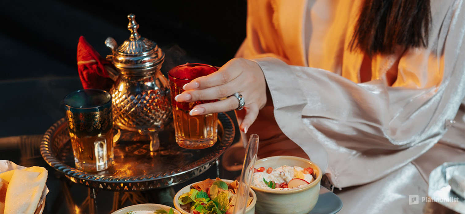 z7x76g استديو الصور :دبي في مطعم كورتيارد ذا هيرتاج أوتوغراف كولكشن الفندق التراثي