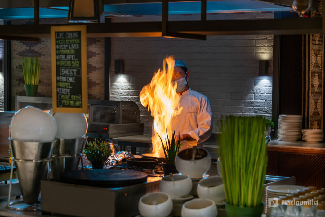 n26414 استديو الصور :جدة في إفطار في نارسس أبحر