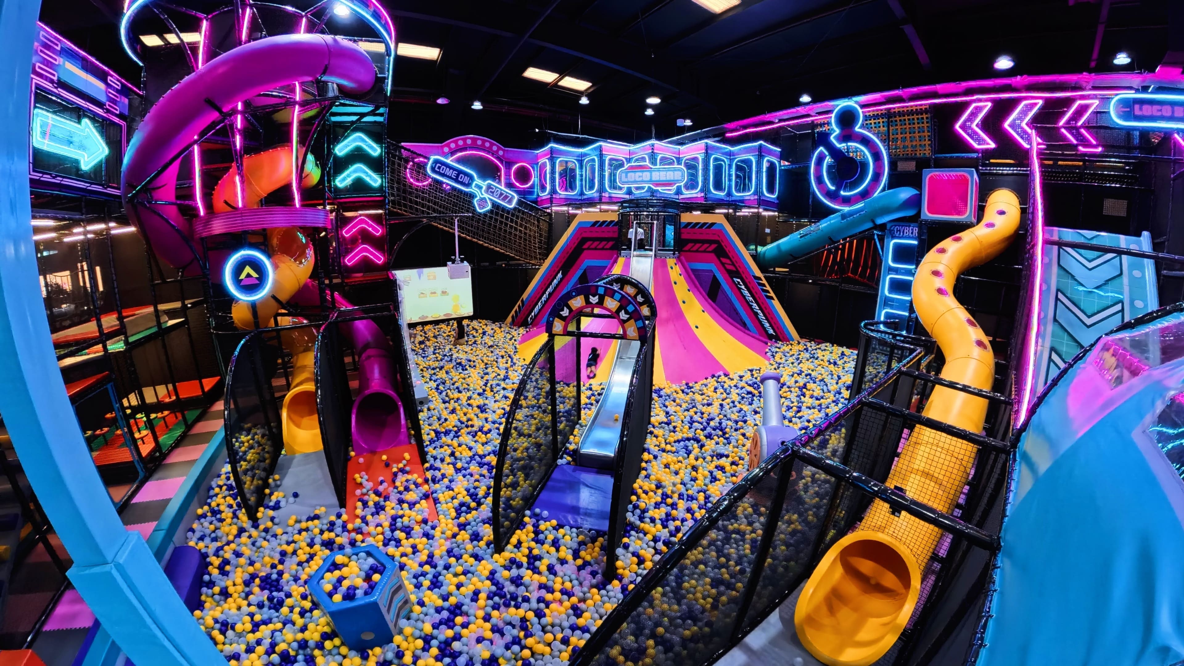 Photo from Loco Bear Entertainment Hub in Dubai: Gallery Photo n0vbk9