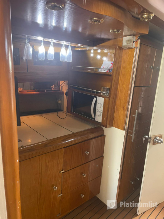 VIP Yacht Lounge with Cabin in Manama: Gallery Photo z94d5m