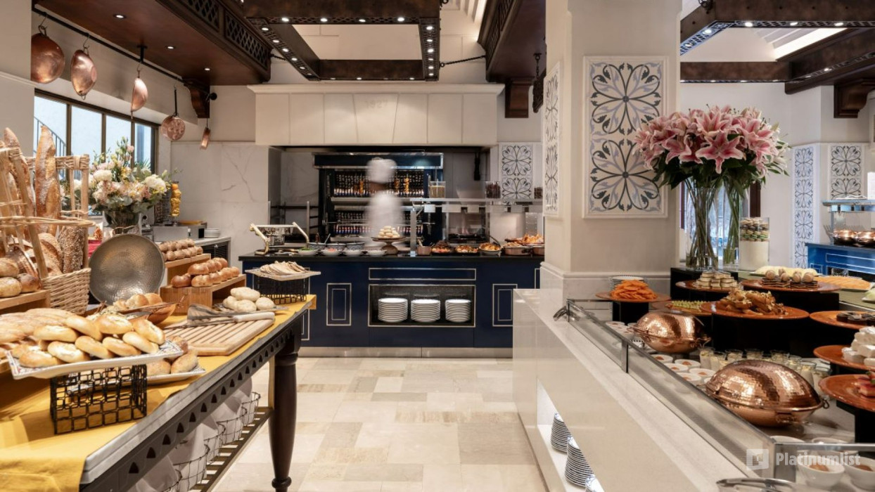 Breakfast Buffet at Rotisserie in Dubai: Gallery Photo 3bjrp5