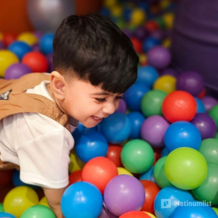 zv6e47 استديو الصور :دبي في Adventure Parx + Cafe: Urban Indoor Play Area Dubai