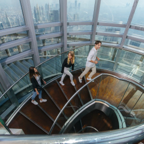 At the Top, Burj Khalifa Silver в Дубай: Галерея фото 38y9o1
