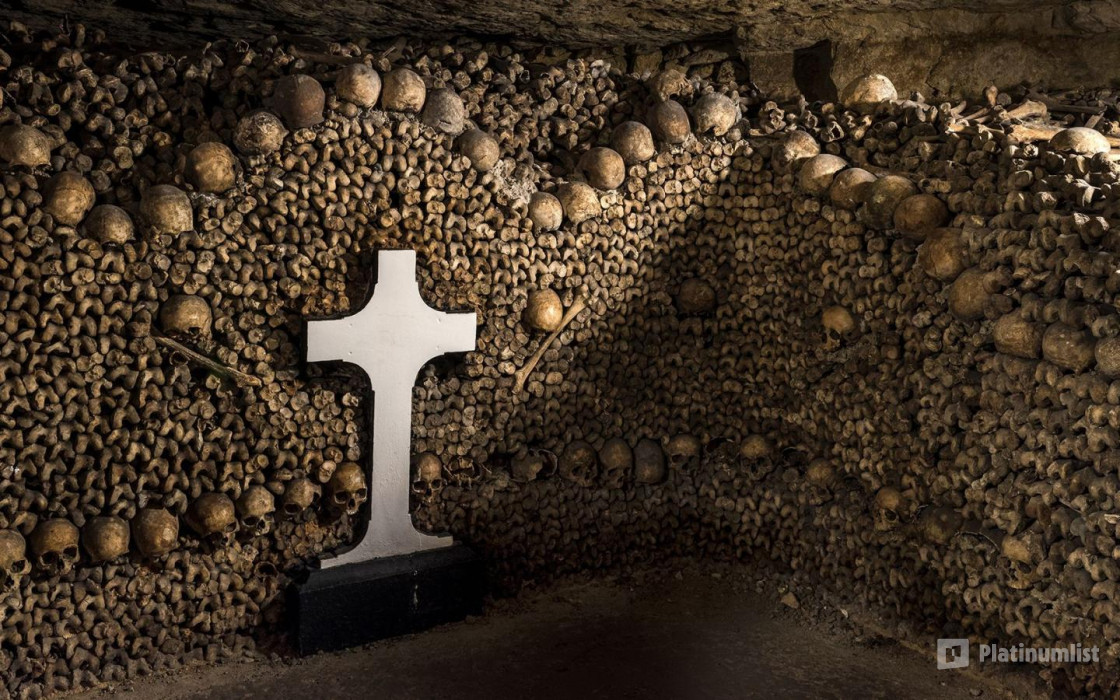 zw6m2b استديو الصور :باريس في Catacombs of Paris: Entry Ticket + Audio Guide