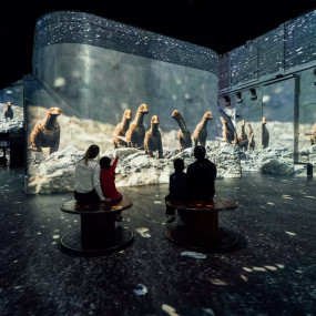 Photo from Fabrique des Lumieres: Dinosaurs - The Immersive Experience in Amsterdam: Gallery Photo zv69eq