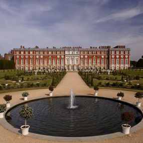 Photo from Hampton Court Palace, Gardens & Maze: Entry Ticket in لندن: Gallery Photo nke99q