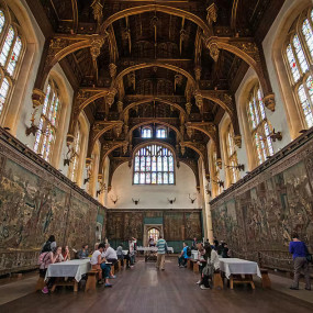 Photo from Hampton Court Palace, Gardens & Maze: Entry Ticket in لندن: Gallery Photo 3d7yyy