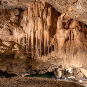 Al Hoota Cave σε Muscat: Φωτογραφία γκαλερί zw6mok