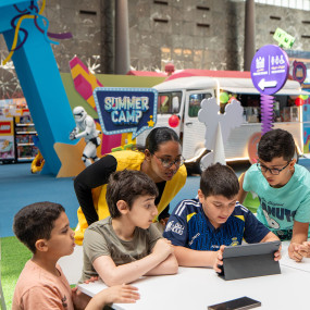 Summer Camp Qatar Toy Festival в Доха: Галерея фото n0vy0v