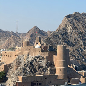 34jwjv استديو الصور :مسقط في قلعة الميراني: معلم تاريخي من القرن السادس عشر في مسقط القديمة