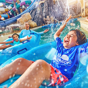 Φωτογραφία από το Yas Waterworld Yas Island, Abu Dhabi στο Abu Dhabi: Φωτογραφία γκαλερί 3d72db