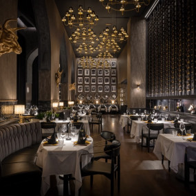 zg4m2y استديو الصور :دبي في عشاء الغداء في عطلة نهاية الأسبوع السبت والأحد في Reef & Beef Steakhouse & Seafood دبي