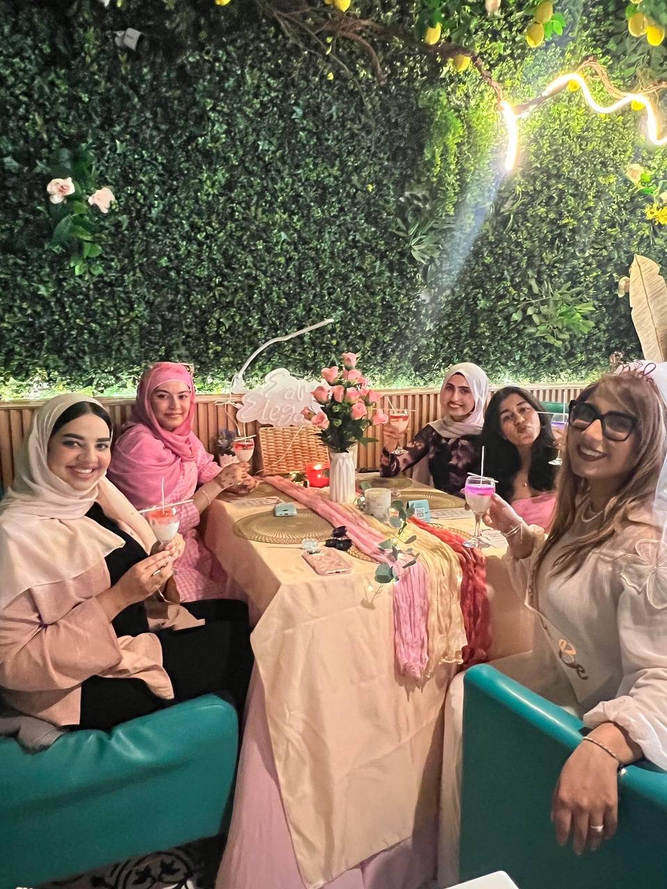 Photo de Earthy Elegance DIY - Book your private DIY Live Station (Weddings & Bridal Special) dans Dubai : Galerie Photo n0vrqv