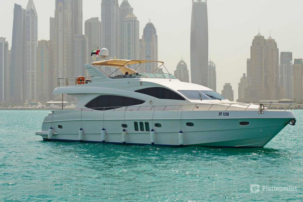 Yacht Cruise at Dubai Marina in Dubai: Gallery Photo n06wvn
