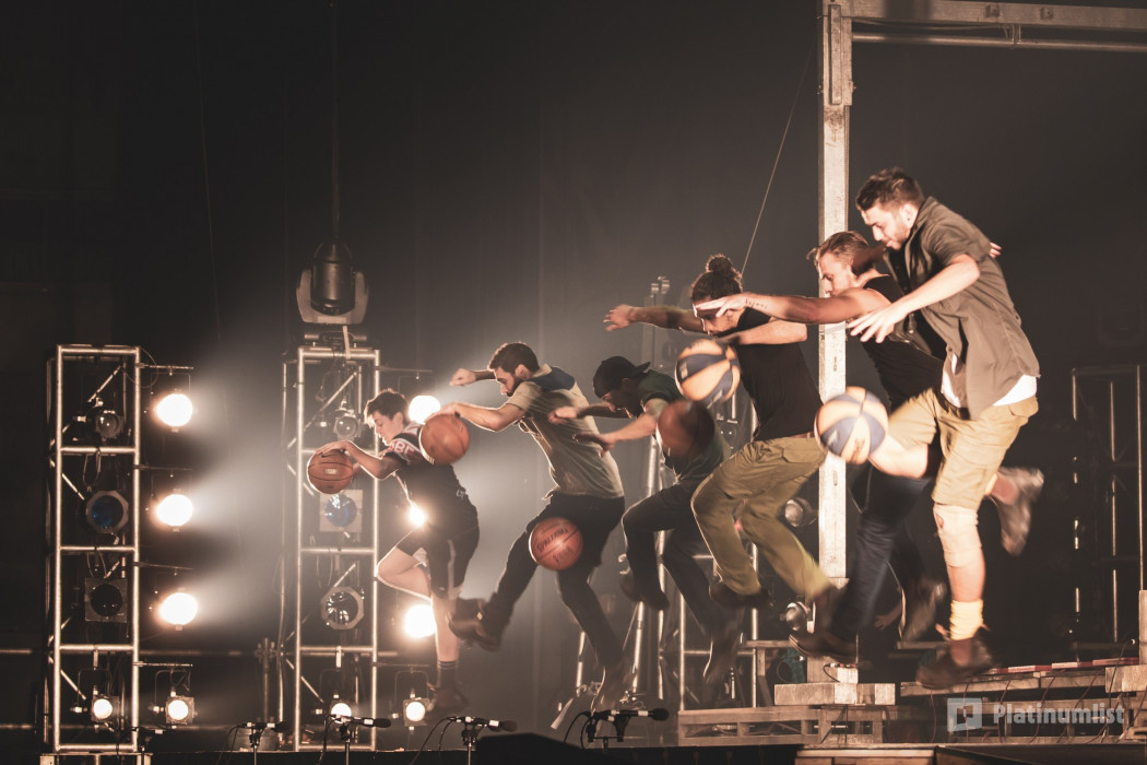 3r5qyn استديو الصور :الرياض في Dein Perry's Tap Dogs