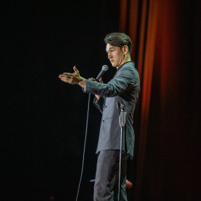 Photo from Нурлан Сабуров «ПРИНЦИПЫ» | Nurlan Saburov «PRINCIPY» - Stand Up Show in Dubai: Gallery Photo 3b01jz