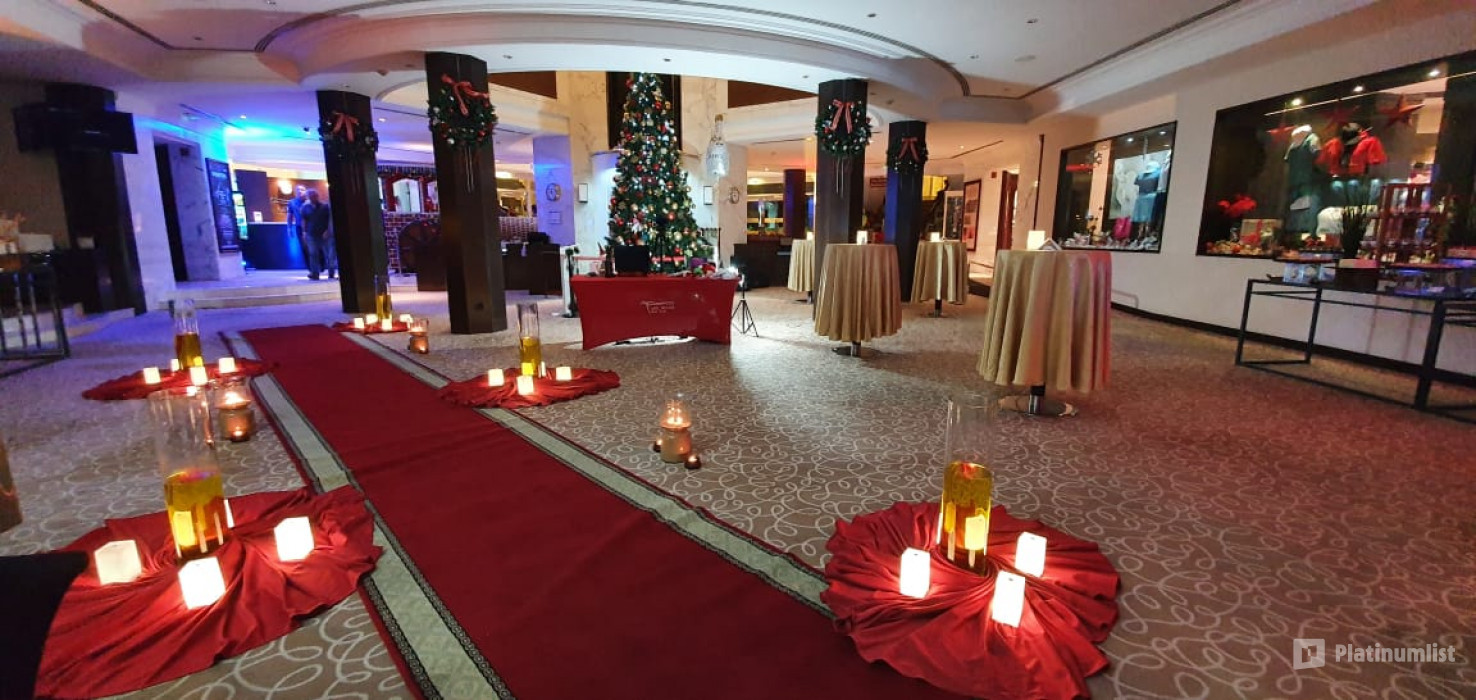 New Year’s Eve 60’s to 90’s Rewind at Abu Dhabi Golf Club в Абу Даби: Галерея фото n0bk9z