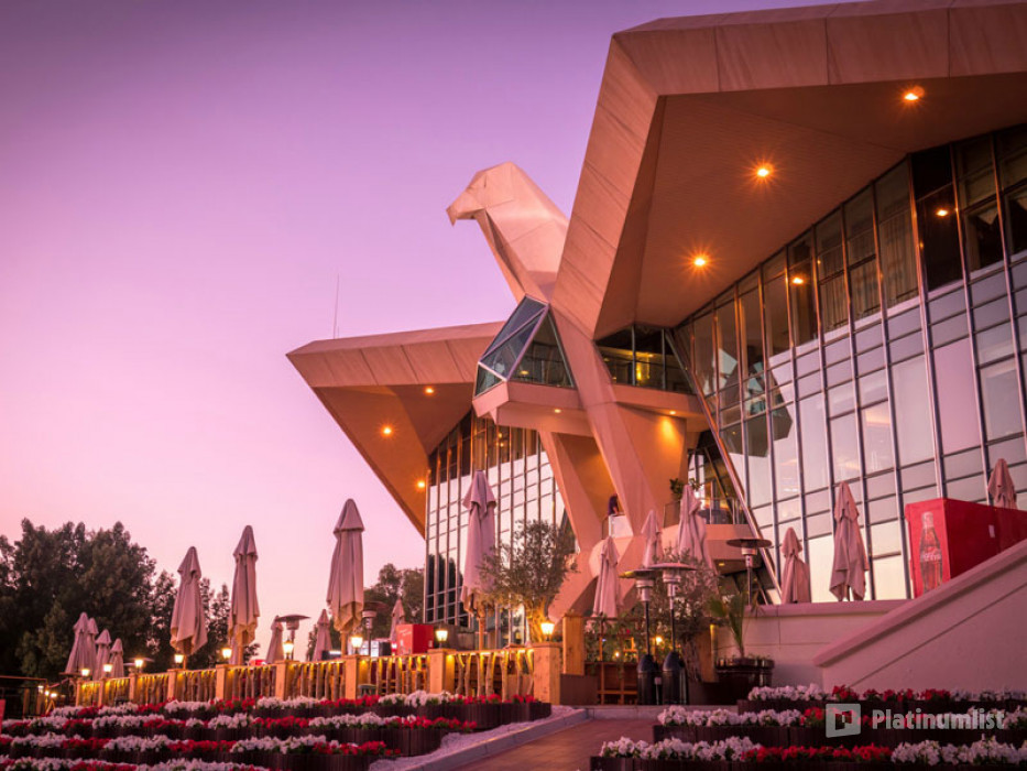 New Year’s Eve 60’s to 90’s Rewind at Abu Dhabi Golf Club в Абу Даби: Галерея фото zvey0n