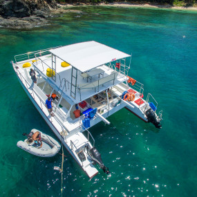 Photo from Island Hopping By Yacht in Cebu: Gallery Photo 3qbp13