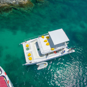 Photo from Island Hopping By Yacht in Cebu: Gallery Photo nk5rxn