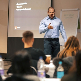 3peyyz استديو الصور :دبي في DUBAI FITNESS BUSINESS MASTERCLASS