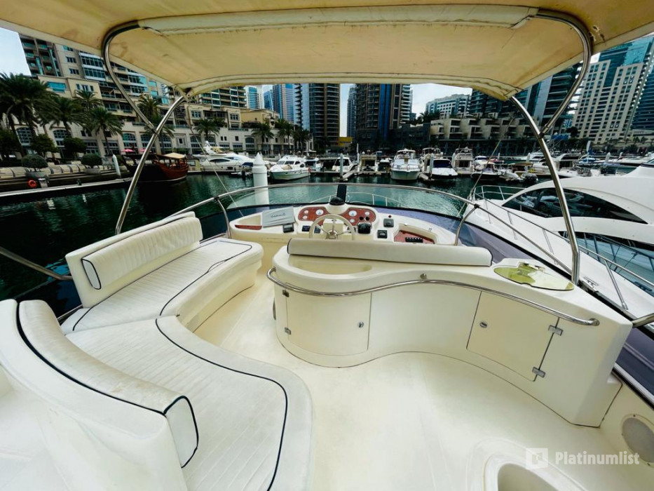 Leo's On Deck AZIMUT 50 Yacht Cruise in Dubai: Gallery Photo 3rb41n