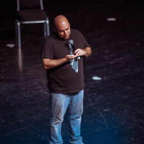 Photo from AMER ZAHR LIVE! at the Theatre - Mall of the Emirates in Dubai: Gallery Photo 3bkqp3