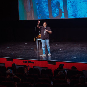 Photo from AMER ZAHR LIVE! at the Theatre - Mall of the Emirates in Dubai: Gallery Photo 3j40q3