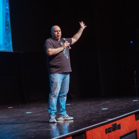 Photo from AMER ZAHR LIVE! at the Theatre - Mall of the Emirates in Dubai: Gallery Photo 3xdkdz